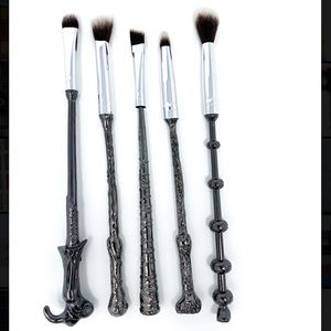 Harry Potter Style Wand Makeup Brushes (Not Storybook Cosmetics)